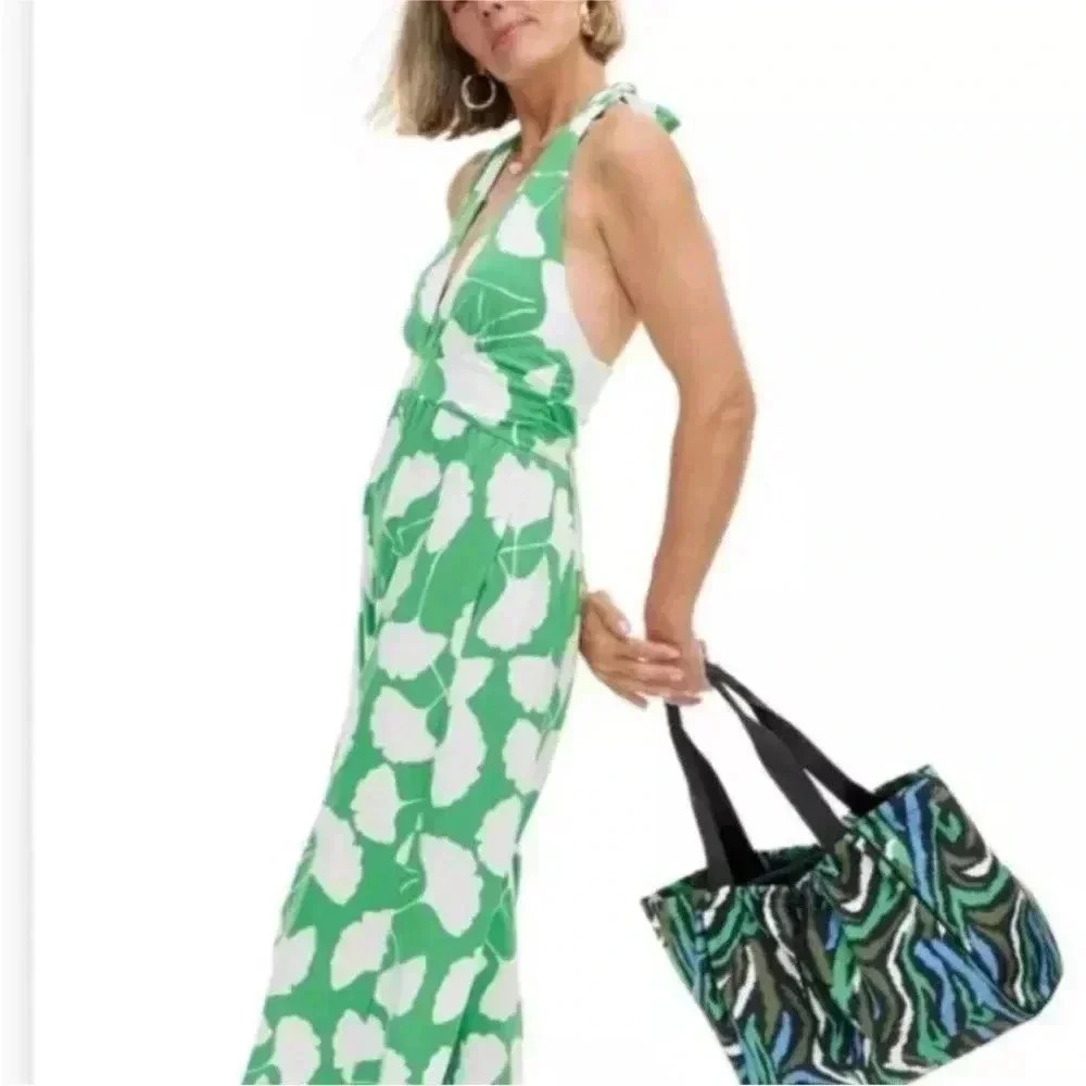 NWT DVF for Target Disco Zebra Tote‎ Bag Laptop
12x18 Diane von Furstenberg NWT - Picture 4 of 4